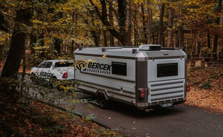 Üsküdar Karavan ve Römork Ehliyeti (BE) Rehberi